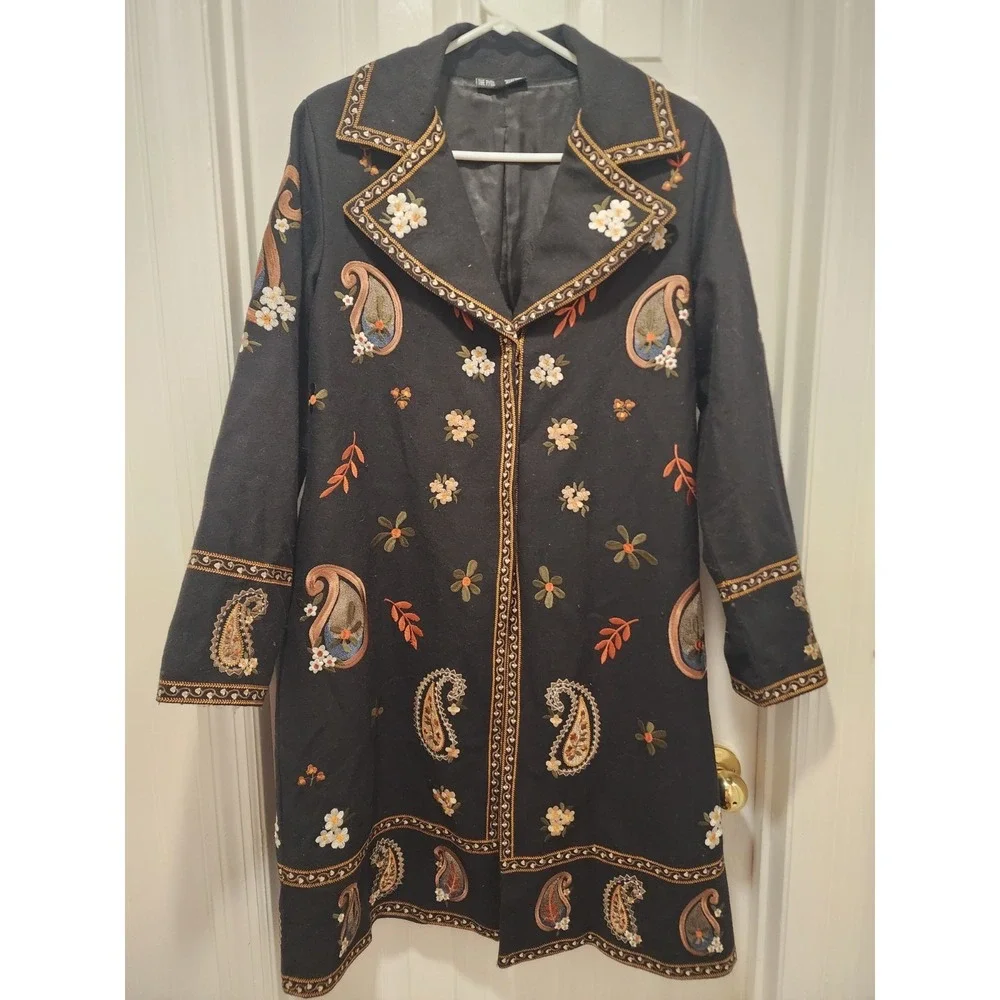 Pyramid Collection Paisley Punch Embroidered Coat Black Wool Blend Size Small - Picture 3 of 16